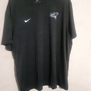 Nike Dri Fit Seton Hall Pirates T Shirt in Size 2XL